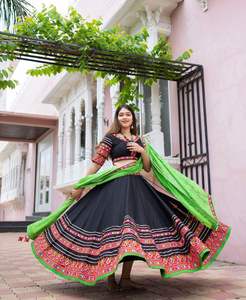Nuevo diseñador Navratri Lehenga-Choli con Dupatta Set Material de rayón para adultos - Product Image 2
