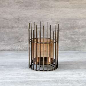 Lanterne à bougie en fer industriel minimaliste, décoration en métal antique en laiton, support de bougie cylindrique pour hôtel de luxe et salon - Product Image 1