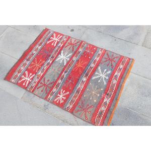 Vintage Turkish Kilim Small Rug 2.1x3 ft, <b>Red</b> Solid Rug <b>Wool</b> - Product Image 2
