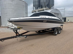 Bateau à moteur d'occasion Four Winns H240 SWINING - Product Image 3