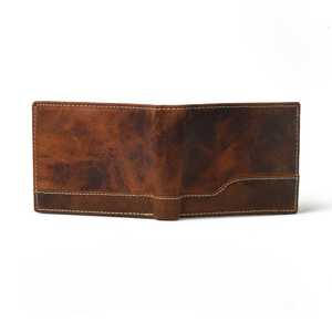 กระเป๋าสตางค์หนังแท้พรีเมียมสำหรับผู้ชาย สีน้ำตาล แบบพับสองตอน ป้องกัน RFID - Product Image 5