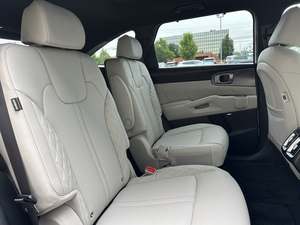 SUV de luxe K-Sorento HYBRID PLUG-IN SX PRESTIGE AWD 2025, en excellent état et à prix abordable - Product Image 4