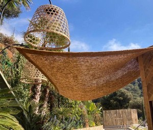 Voiles d'ombrage rectangulaires en fibre de coco tissées à la main - L'ombrelle 100% naturelle et résistante aux UV ultime pour votre maison - Product Image 2