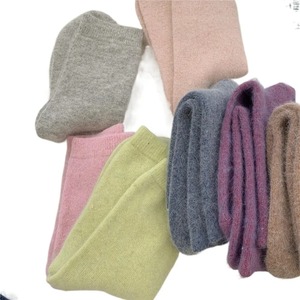 Invierno espesar cálido calcetines largos conejos pelo calcetines de mujer sólido térmico - Product Image 3