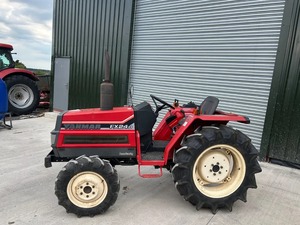 Tractor compacto FX24D en estado impecable absoluto solo 978 horas genuinas - Product Image 6