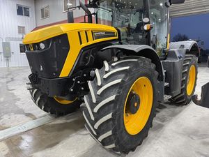 Tracteur agricole JCBB Fastrac 4220 4WD avec des caractéristiques de haute productivité et d'économie d'énergie - Product Image 6