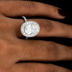 Anillo de aniversario de diamante de moissanita de corte ovalado de 3 quilates, regalo para mujer, oro blanco Halo, Plata de Ley 925 - Product Image 5