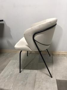 Sillas de Comedor Modernas de Lujo en Metal con Función de Refrigeración, Funda Extraíble, Diseño Cómodo para Hogar, Oficina, Parque, Escuela, Nuevo Modelo - Product Image 5