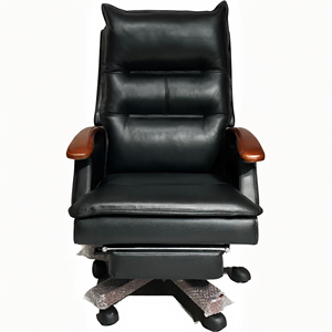 Chaise de bureau exécutive contemporaine en cuir avec design classique, appui-tête réglable et repose-pieds - Product Image 4