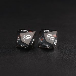 ลูกเต๋าเรซิ่นรูปทรงหลายเหลี่ยมแบบกำหนดเองได้ ลายตัวอักษรแกนเหลวสีดำ งานแฮนด์เมด วาดด้วยมือ เหมาะสำหรับเป็นของขวัญทางธุรกิจและงานศิลปะ - Product Image 4