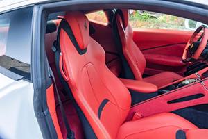 SUV 2025 Automático con Volante a la Izquierda, Asientos de Cuero, Neumáticos R18, Portaequipajes de Aluminio, Asientos Oscuros, Listo para Enviar - Product Image 6