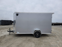 Remorque de transport fermée ENCLOSE 6X12 avec rampe et porte latérale, finition argentée, capacité de charge utile de 1001-2000 kg
