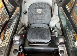 Case SR210 Skid Steer Cargador versátil para proyectos agrícolas y construcción Cargador compacto multifuncional - Product Image 6
