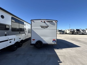 Maison mobile préfabriquée de luxe moderne 2024 d'occasion F-o-r-e-s-t R-i-v-e-r Wildwood Fsx 164R-B-L-E - Product Image 3