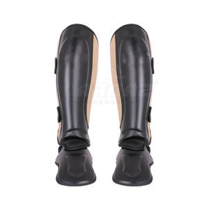 สนับแข้งเสริมความแข็งแรงและรองรับอย่างมั่นคง พร้อมการปรับขนาดที่สามารถปรับได้และแผ่นรองที่เรียบเนียน - Product Image 4