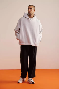 Vente en gros en vrac sweats à capuche vierges gris à manches raglan personnalisés en coton de votre marque sweats à capuche unisexes sans ficelle - Product Image 5