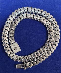 Cadena de eslabones cubanos de Miami de 12mm en oro de 10K tachonado con piedra moissanita de exportador indio - Product Image 5