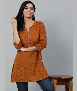 Prix de gros Vêtements quotidiens décontractés Collections Kurtis pour femmes Short Cotton Printed Kurtis Party Wear New Salwar Kameez Suit