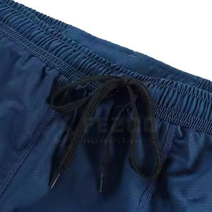 Nouveau short de gym avec logo personnalisé Séchage rapide et taille élastique Conception solide pour un style décontracté à bas prix - Product Image 2