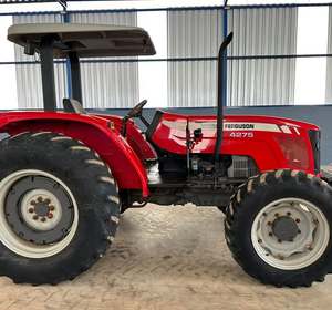 Tractor Agrícola Massey Ferguson 4275 Rojo 4WD con Transmisión por Engranajes, Motor de 42HP para Alta Productividad, con Método de Pago a Elección - Product Image 2