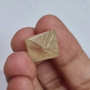 17 Ct Moissanite Rough Off White Moissanite Rough Un shape Rough para joyería Moissanite - Product Image 2