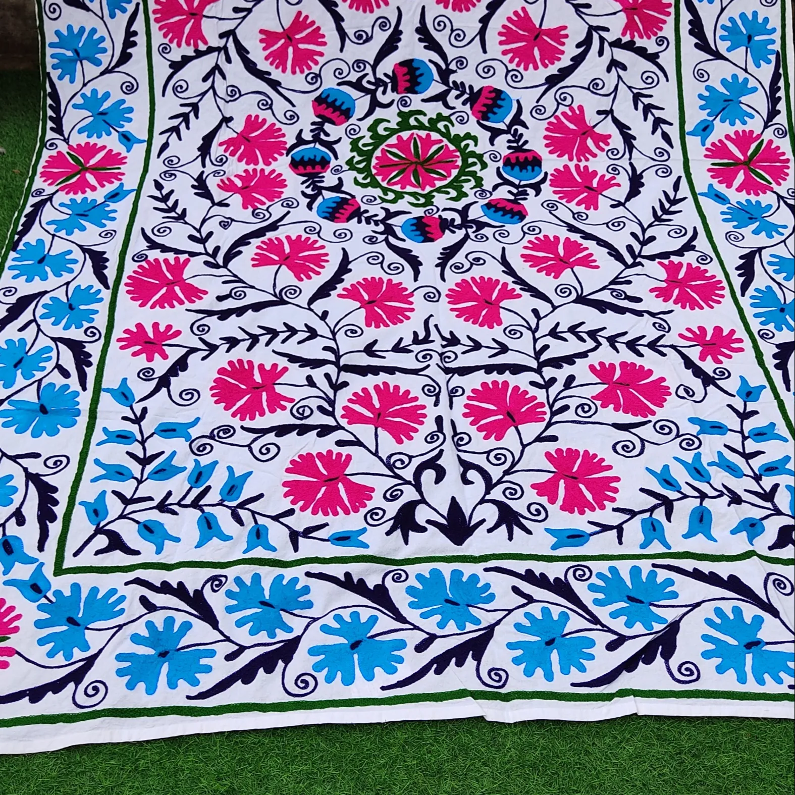 Uzbekistan Suzani copriletto 100% cotone Premium copriletto indiano fatto a mano in cotone lenzuolo Vintage appeso a parete arazzo floreale