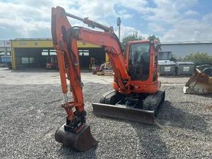 Mini-excavatrice Kubota U55-4 avec godet de terrassement d'une capacité de 0,12 m³ et un poids opérationnel de 1,2 tonne - Product Image 2