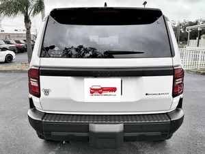 2024 pour Toyota Land Cruiser-R Black <span class=keywords><strong>Rhino</strong></span> avec accessoires NITTO OCD4X4 sièges en cuir de direction gauche caméra arrière-voiture d'occasion - Product Image 2