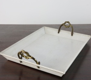 Bandeja DE SERVICIO DE METAL DE ACERO INOXIDABLE superventas, mango dorado, acabado de recubrimiento en polvo blanco, diseño elegante para bandejas decorativas - Product Image 1