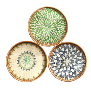 Bandeja de Ratán con Incrustaciones de Nácar, Bandeja Redonda Decorativa para Servir de 30 cm o 35 cm, Hecha a Mano, Estilo Boho, Temática de Playa, Natural para el Hogar - Product Image 3
