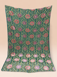 Robe somalienne de luxe en velours Maqbal Dirac, écologique, traditionnelle, noire, brodée de fleurs, douce et transparente, avec châle marron - Product Image 2