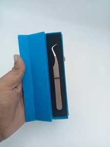 Pinces à cils professionnelles personnalisées, extension de cils, forte courbure, poignée diamantée, couleur marron lisse, pointes dorées, crochet en fibre, acier inoxydable - Product Image 3