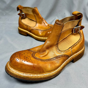 Bottes de luxe en peau de mouton marron avec surface imperméable et doublure anti-humidité pour le froid et les occasions formelles - Product Image 4