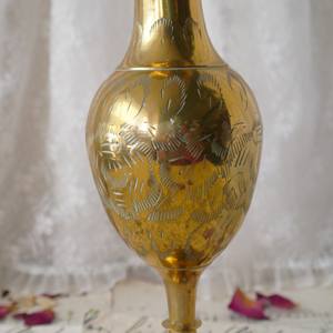 Florero de metal de diseño martillado a mano de calidad superior para decoración tradicional y étnica del Hogar disponible a un precio razonable - Product Image 3