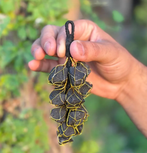 Tourmaline brute naturelle pierres précieuses cintre de porte cintre mural cristal guérison pierres précieuses chakra chakra donut cintre mural - Product Image 6