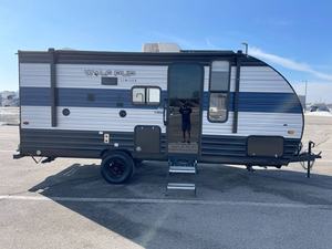 F-o-r-e-s-t R-i-v-e-r W-o-l-f P-u-p 16PF d'occasion 2022 - Product Image 3