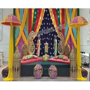 Dames de mariage traditionnelles Sangeet fonction scène Punjabi Sangeet nuit scène configuration Punjabi Sangeet cérémonie décor de scène - Product Image 1