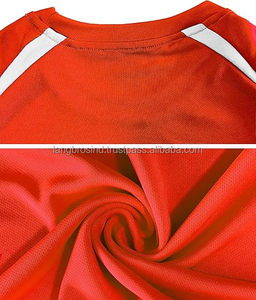 Uniforme de Fútbol Unisex de Fabricante Pakistaní, Camiseta de Fútbol 100% Poliéster Suave y Cómodo, Servicio OEM, Números de Equipo Personalizados - Product Image 3