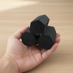 Briquettes de charbon de coco hexagonales de qualité supérieure pour chicha, 100% naturelles, haute chaleur, faible cendre blanche - Product Image 1