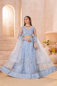 Lehenga Choli de Diseño Moderno y Atractivo con Red de Mariposas, Silueta Imperio hasta el Suelo, con Bordado, Ecológico - Product Image 3