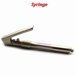 กระบอกฉีดยาทันตกรรมสแตนเลสแบบแมนนวลพร้อมปลายพลาสติกดูดสำหรับการผ่าตัด ใช้ซ้ำได้ คุณภาพเยอรมัน ดีไซน์ตรง - Product Image 3