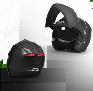 Tam yüz motosiklet USB şarj LED ışık kask erkek kadın güvenlik Flip-up kask