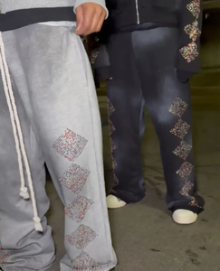 Conjunto de pantalones de chándal y Sudadera con capucha acampanados con diamantes de imitación OEM Fabricante personalizado Pantalones apilados holgados de cintura doble Sudadera con cremallera - Product Image 4