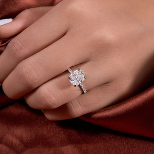 Hidden Halo 2 Carat Moissanite Bague de Fiançailles Coussin Allongé Coupe Pierre Brillant Feu Moderne Conception De Mariée Certifiée GRA - Product Image 5