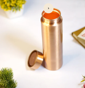 A perfect <b>blend</b> of style and health benefits Introducing our premium copper <b>bottle</b> - Product Image 2