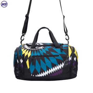 Bolsa deportiva de poliéster y nailon Unisex, bolso de gimnasio resistente al agua, diseño personalizado, hecho en paquistaní - Product Image 5