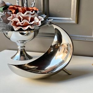 Tazón de Metal de Aluminio Pulido Artesanal, Forma de Media Luna, Ecológico, Moderno y Lujoso, Decoración de Mesa para Fiestas - Product Image 1