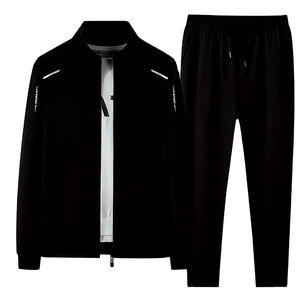 Chándal ligero para hombre con detalles reflectantes - Product Image 1