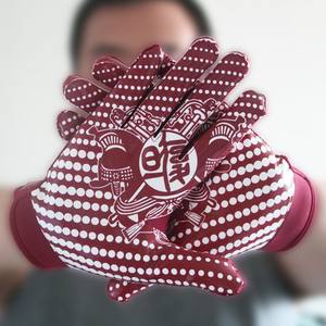 Guantes de fútbol americano personalizados Conjunto de diseño de agarre impreso transpirable para deportes al aire libre - Product Image 1