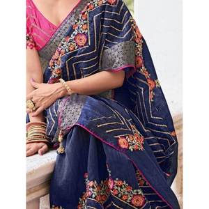 ชุดส่าหรีงานแต่งงานผ้าฝ้ายปักลายสีน้ำเงินกรมท่าสุดหรูสำหรับชุดแต่งงาน - Product Image 2